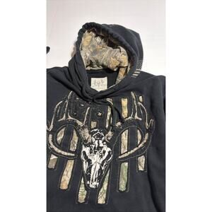 Buck Wear Men's Black Camo USA Flag Deer Skull Pullover Sweatshirt Medium